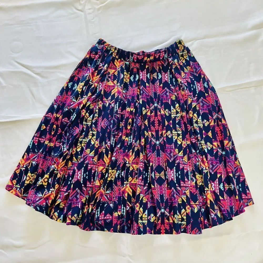 LulaRoe Madison Skirt With Pockets Casual  Multicolor Travel  Beautiful S 0711
